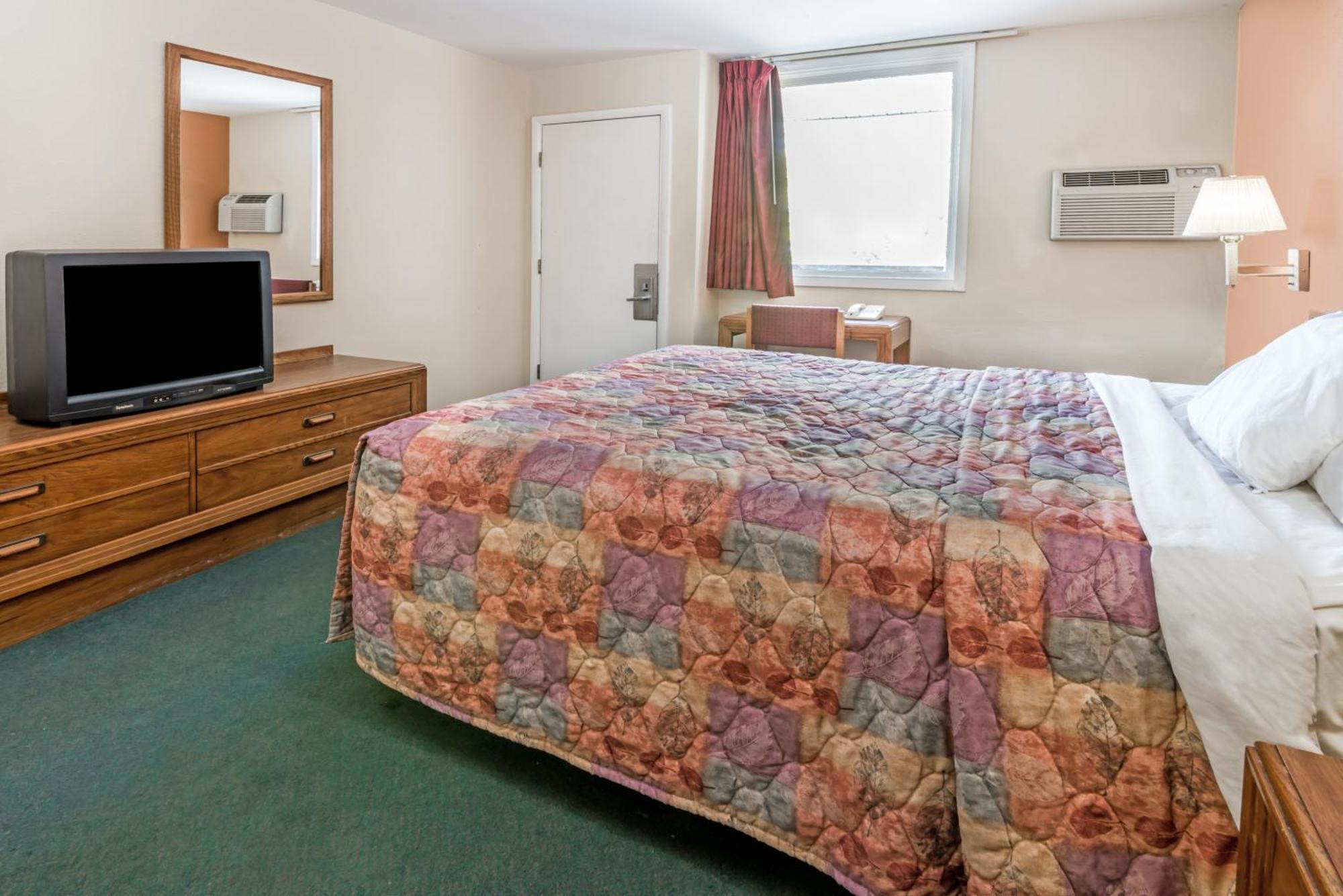 Days Inn By Wyndham Henrietta/Rochester Area Room photo